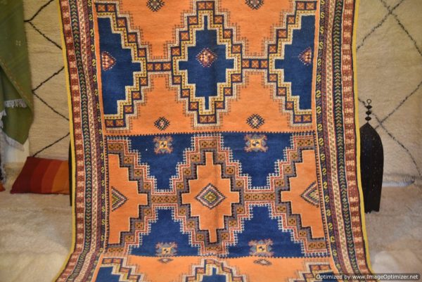 Vintage Moroccan Rug, 9x6ft (3.07x2.08cm) Very clean & amazing condition - Well Preserved