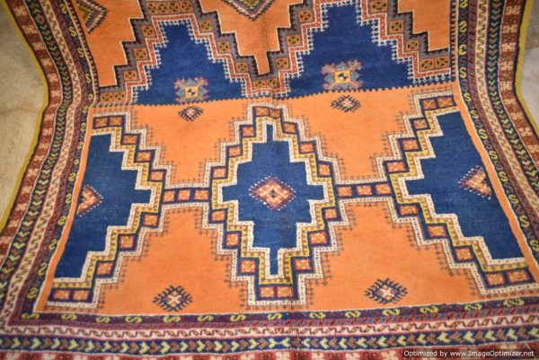 Vintage Moroccan Rug, 9x6ft (3.07x2.08cm) Very clean & amazing condition - Well Preserved