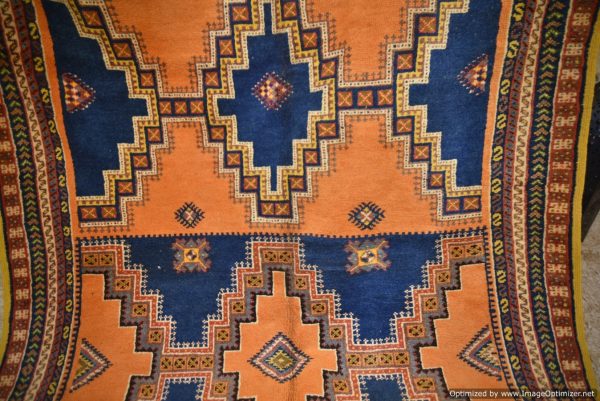 Vintage Moroccan Rug, 9x6ft (3.07x2.08cm) Very clean & amazing condition - Well Preserved