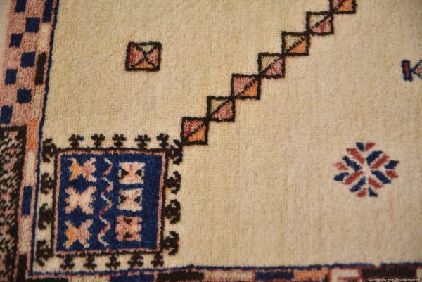 vintage berber rug, boho rug, nordic rug, cosy interior rug, distress old antique 90s rug