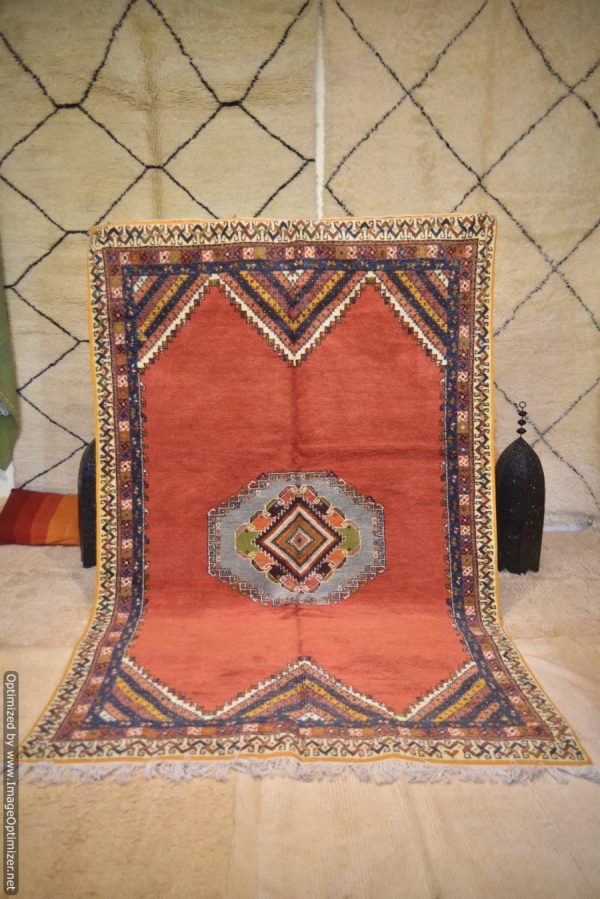 Red vintage Royal 80s Moroccan Rug, Very clean & amazing condition - Well Preserved - Very old luxe rug from morocco 9x6ft (3.03x1.98cm)