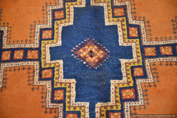 Vintage Moroccan Rug, 9x6ft (3.07x2.08cm) Very clean & amazing condition - Well Preserved