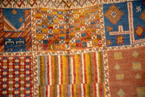 Vintage 80s Moroccan Rug , CHIC Handmade Moroccan Berber Rug, Handwoven Wool Rug, Tribal Bohemian Area Rug with distressed Moroccan pattern