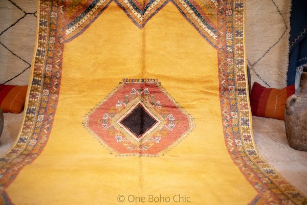 Vintage WOOL RUG from the 80s - Morocco oldest rugs