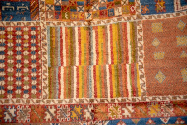 Vintage 80s Moroccan Rug , CHIC Handmade Moroccan Berber Rug, Handwoven Wool Rug, Tribal Bohemian Area Rug with distressed Moroccan pattern