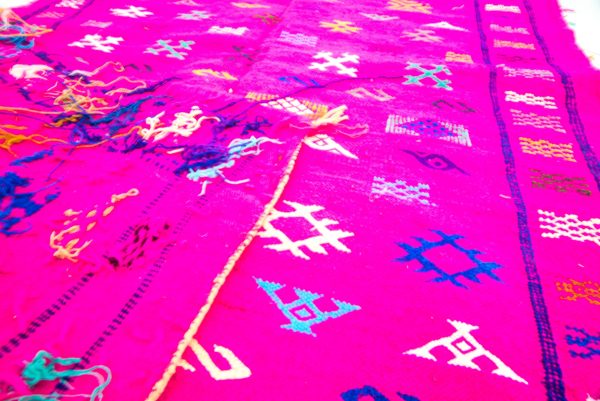 vintage moroccan pink rug - very good condition - beautiful pink handmade antique rug from morocco