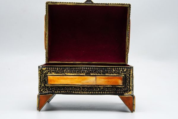 Vintage Moroccan jewelry luxe chest - Moroccan hand graved Wooden Chest with camel bones