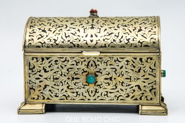Vintage moroccan engraved copper decorated with beautiful natural stone - chest ethnic handmade wooden - chest ethnic